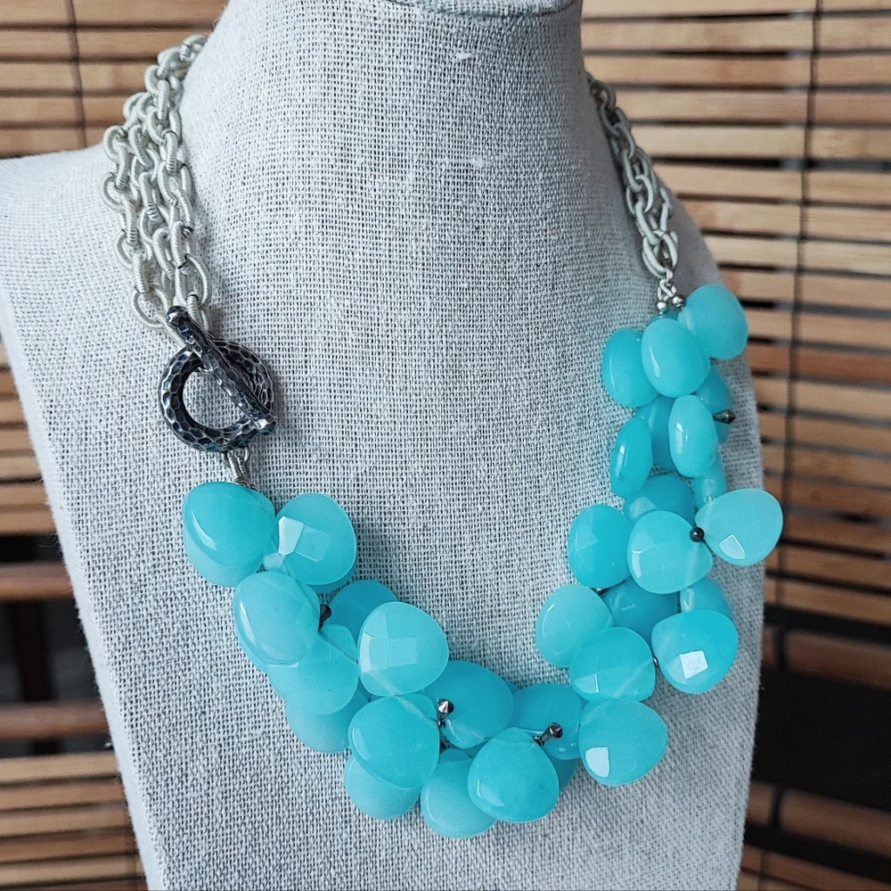 Faceted Glass Aqua Blue Teardrop 3 Strand Acrylic Beaded Necklace Silk Wrapped